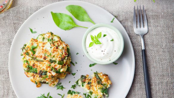 Tofu- och grönsaksplättar med sweet chilisås